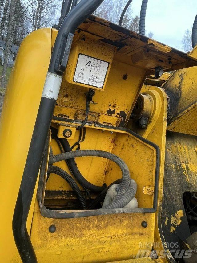JCB JS 200 LC Lánctalpas kotrók