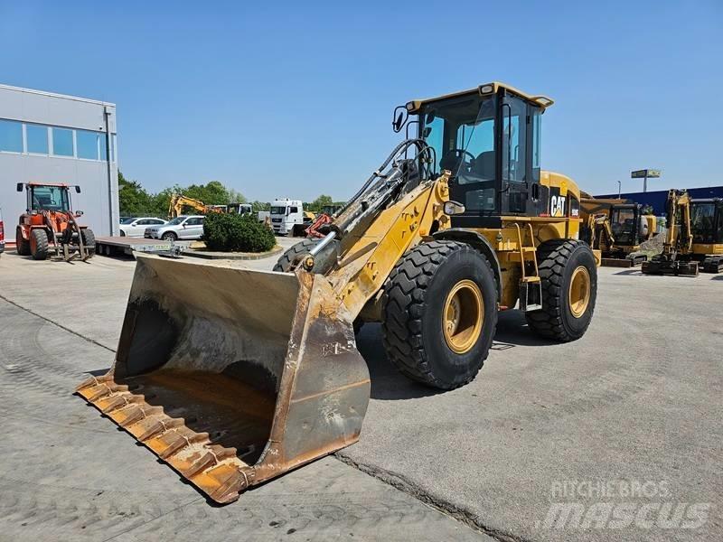 CAT 930 G Gumikerekes homlokrakodók