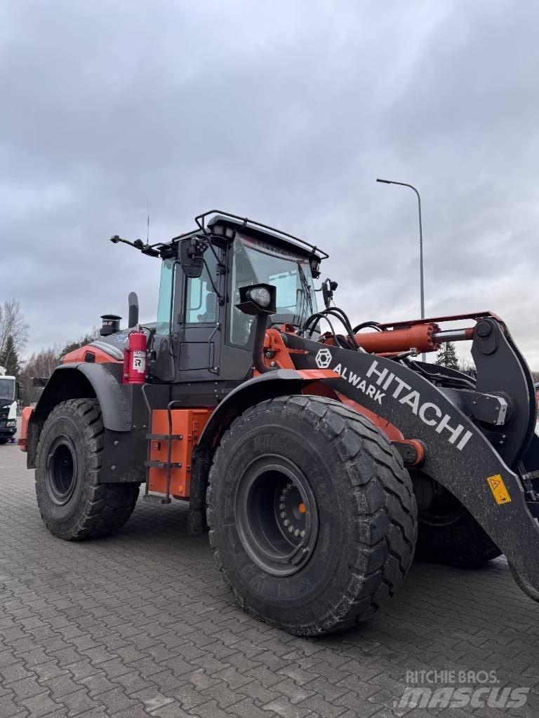 Hitachi ZW 220-7 Gumikerekes homlokrakodók