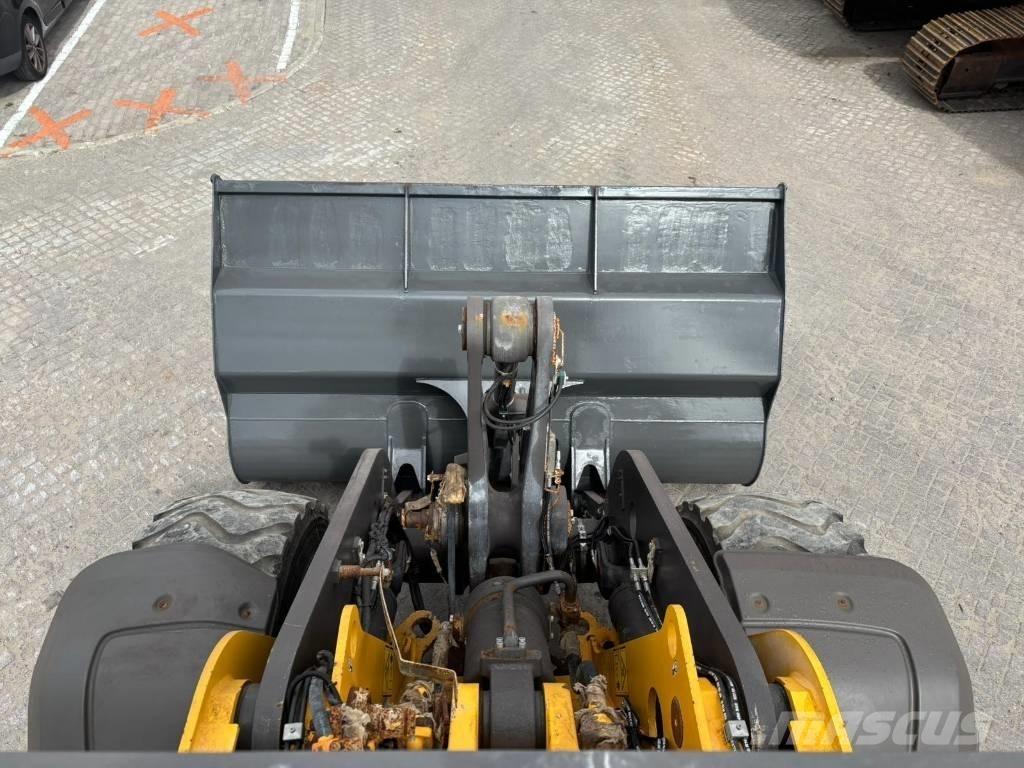 Volvo L 110 H Gumikerekes homlokrakodók