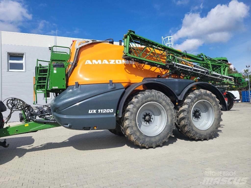 Amazone UX 11200 Vontatott trágyaszórók