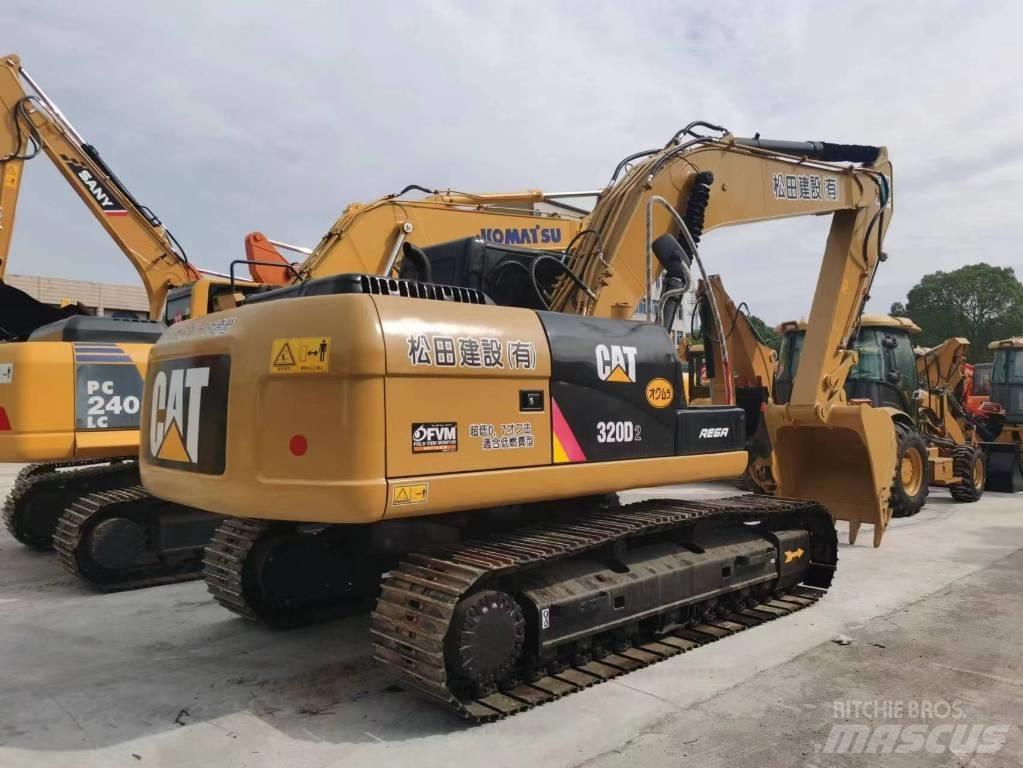 CAT 320D2 Lánctalpas kotrók