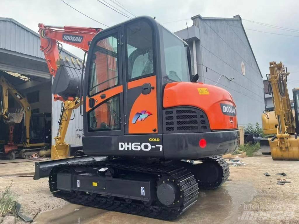 Doosan DH 60 Mini kotrók < 7t