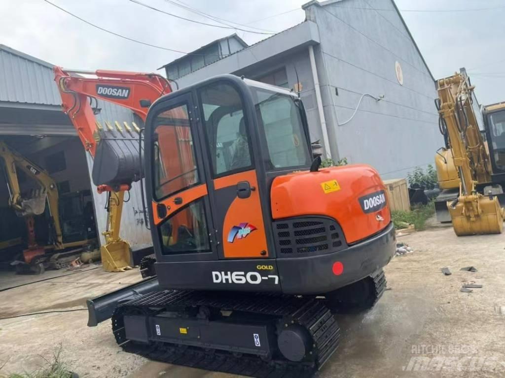 Doosan DH 60 Mini kotrók < 7t