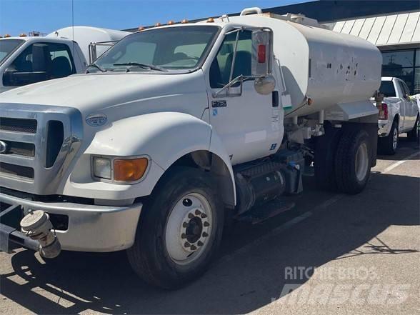 Ford F750 Tartályos teherautók