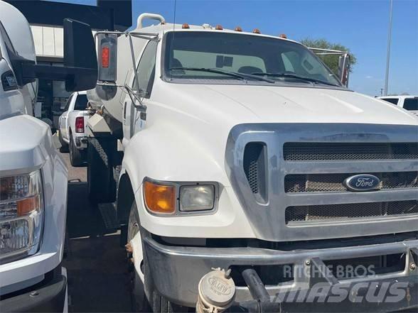 Ford F750 Tartályos teherautók