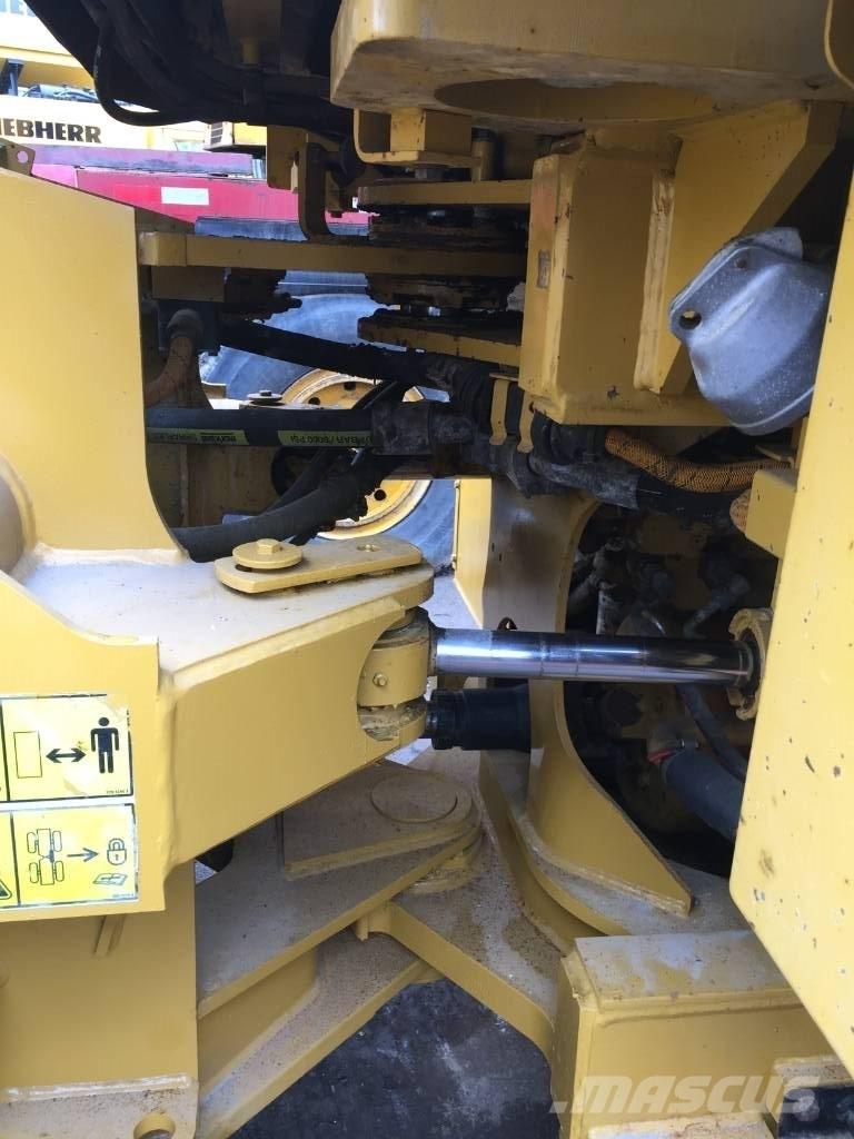 CAT 950 H Gumikerekes homlokrakodók