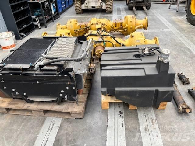CAT 938 Gumikerekes homlokrakodók