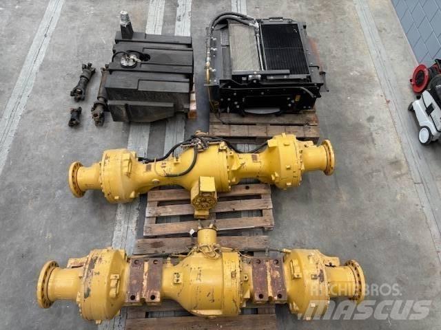 CAT 938 Gumikerekes homlokrakodók