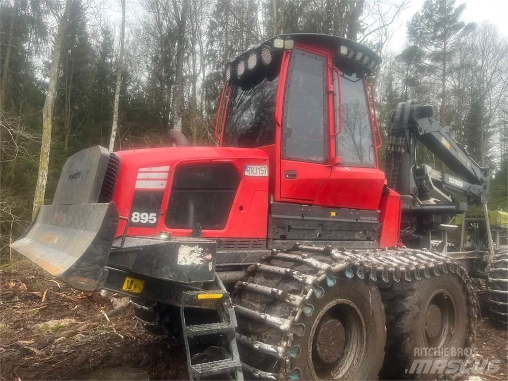 Komatsu 895 Kihordók