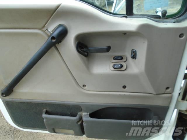 Sterling L 9500 Nyergesvontatók