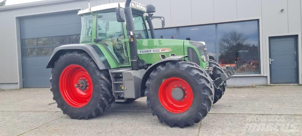 Fendt 820 Vario TMS Traktorok