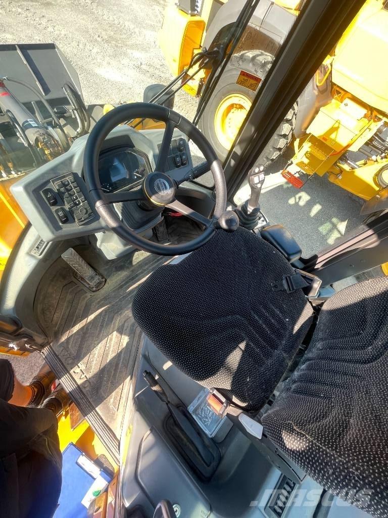 Volvo L30GS Gumikerekes homlokrakodók