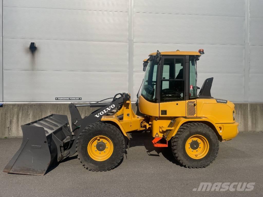 Volvo L30GS Gumikerekes homlokrakodók
