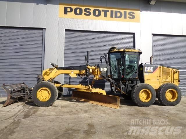 CAT 140 M AWD Gréderek