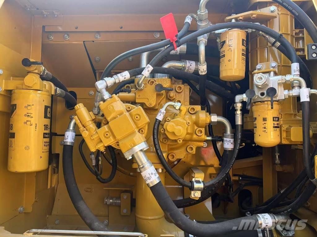 CAT 330 D Lánctalpas kotrók