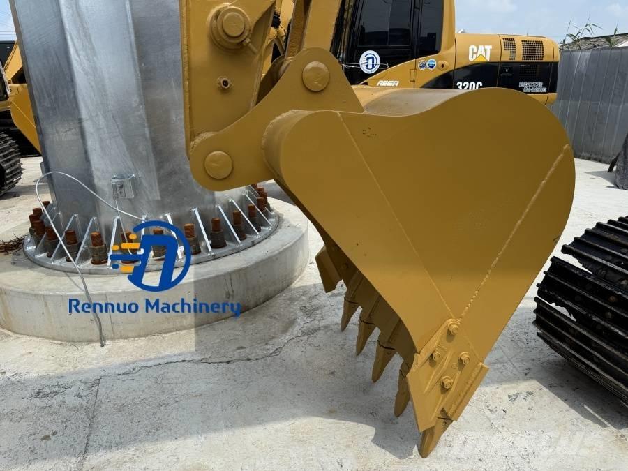 CAT 320B Lánctalpas kotrók