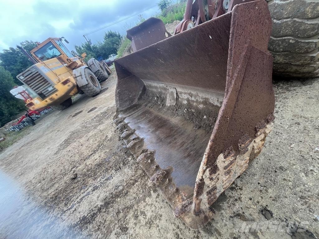 Volvo L150c Gumikerekes homlokrakodók