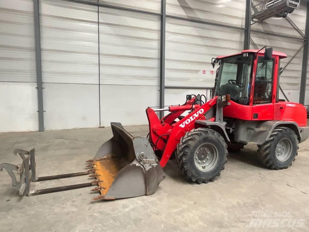 Volvo L 30 G Gumikerekes homlokrakodók