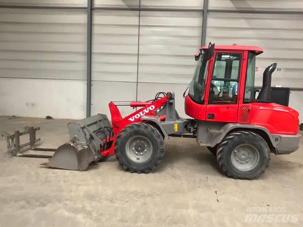 Volvo L 30 G Gumikerekes homlokrakodók