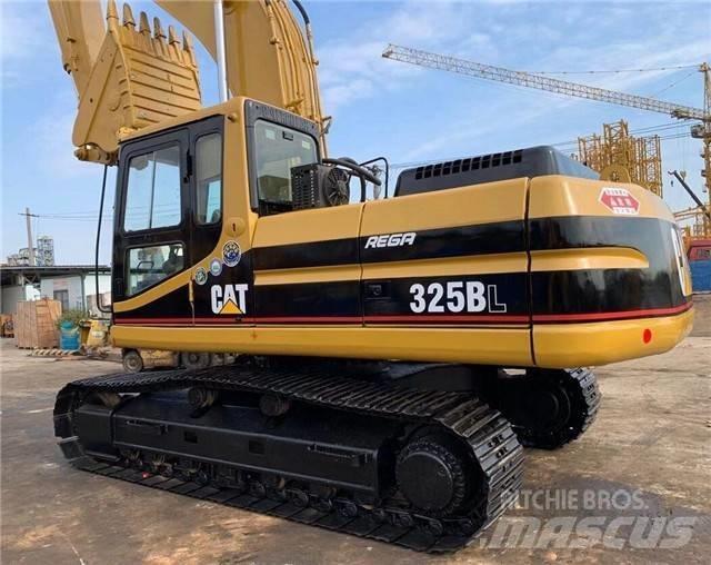 CAT 325 B L Lánctalpas kotrók