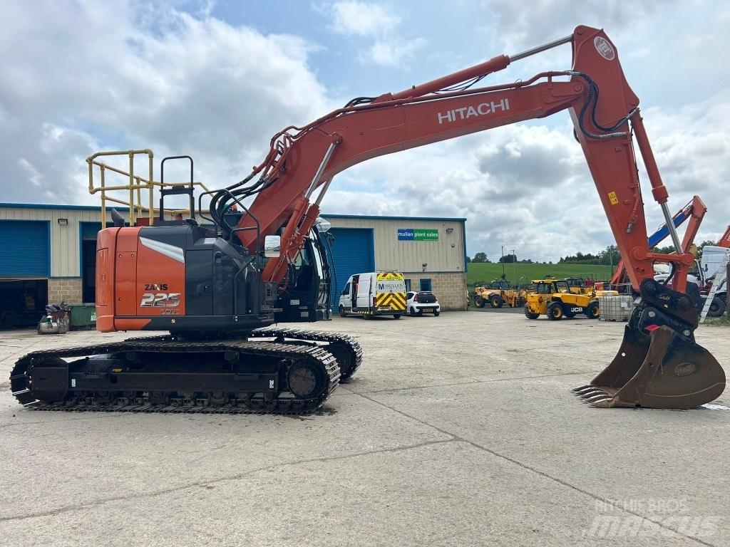 Hitachi ZX225 USLC-7 Lánctalpas kotrók