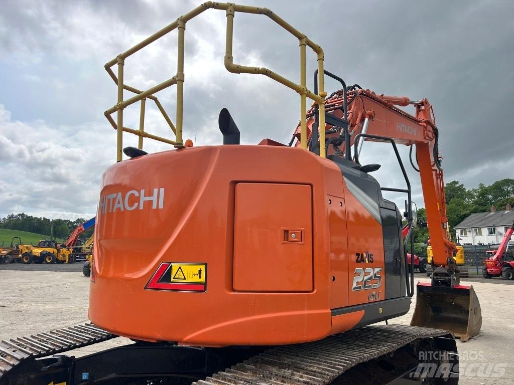 Hitachi ZX225 USLC-7 Lánctalpas kotrók