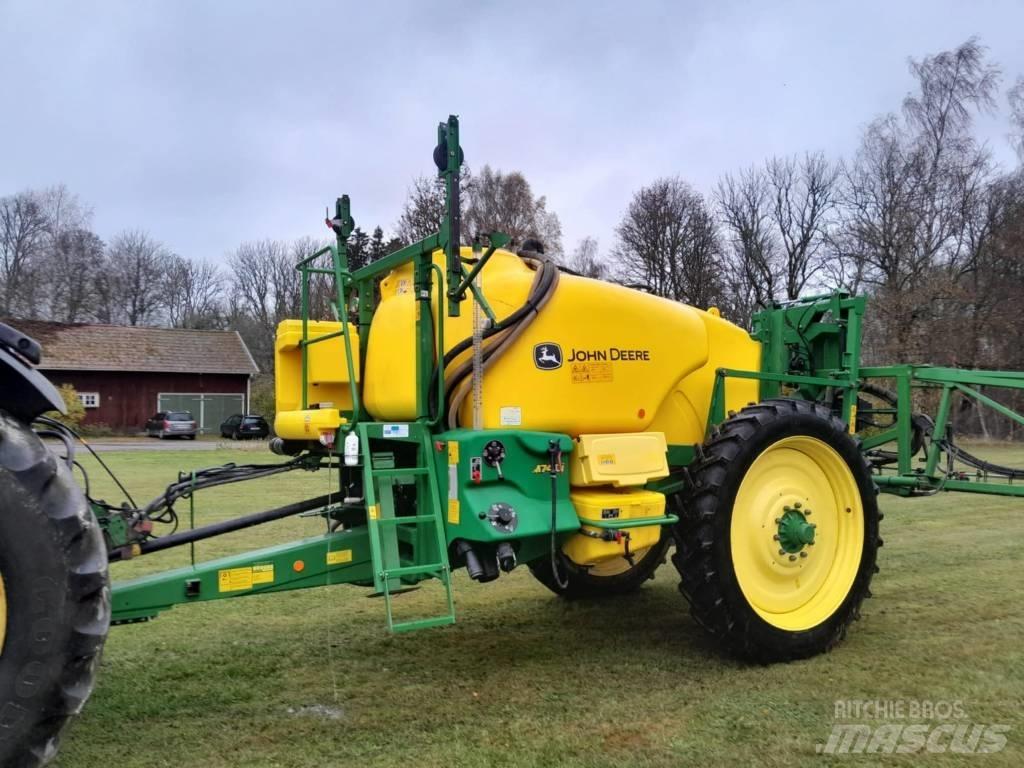 John Deere M 740 i Vontatott trágyaszórók