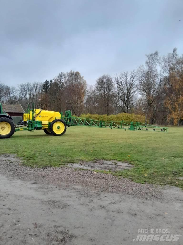 John Deere M 740 i Vontatott trágyaszórók