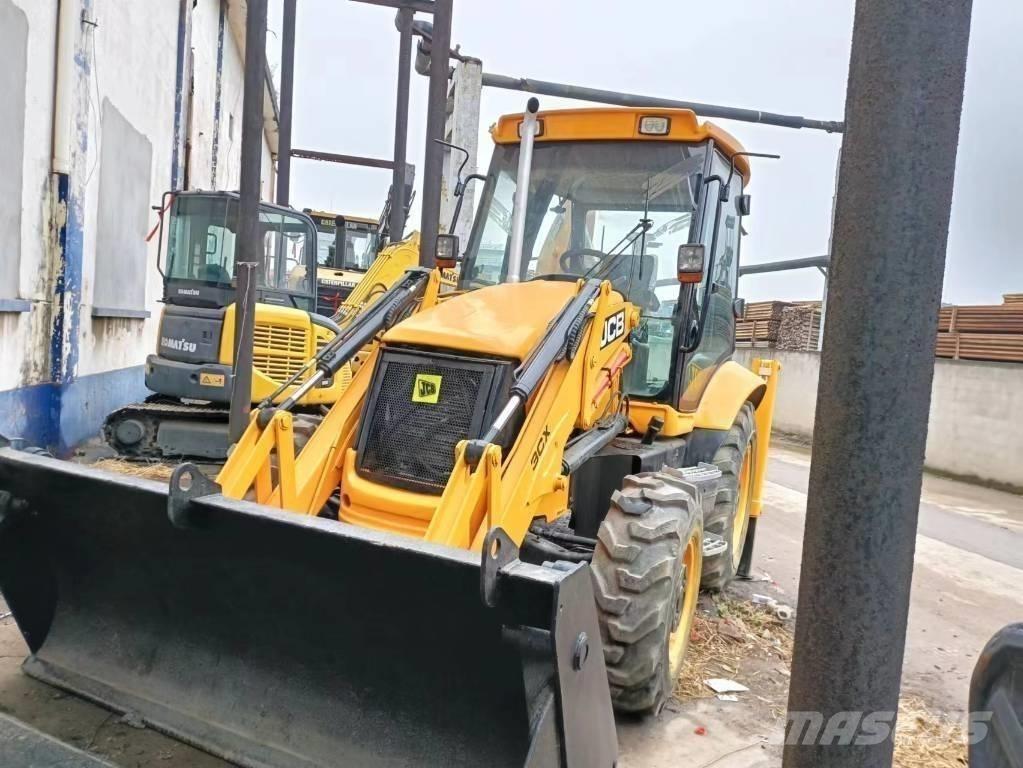 JCB 3 CX Gumikerekes kotrók