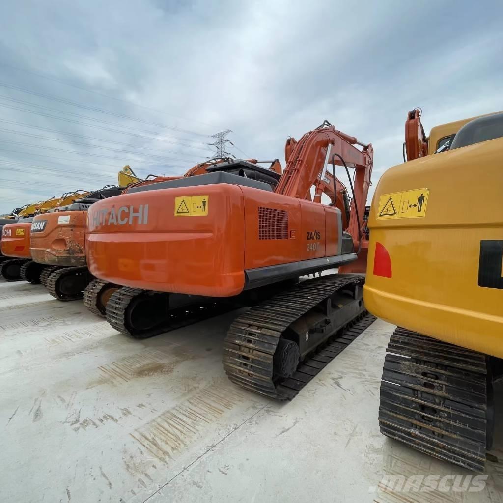 Hitachi ZX 240 Lánctalpas kotrók