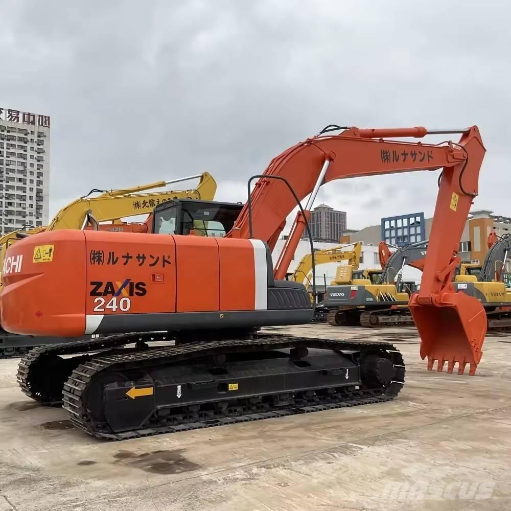 Hitachi ZX 240 Lánctalpas kotrók