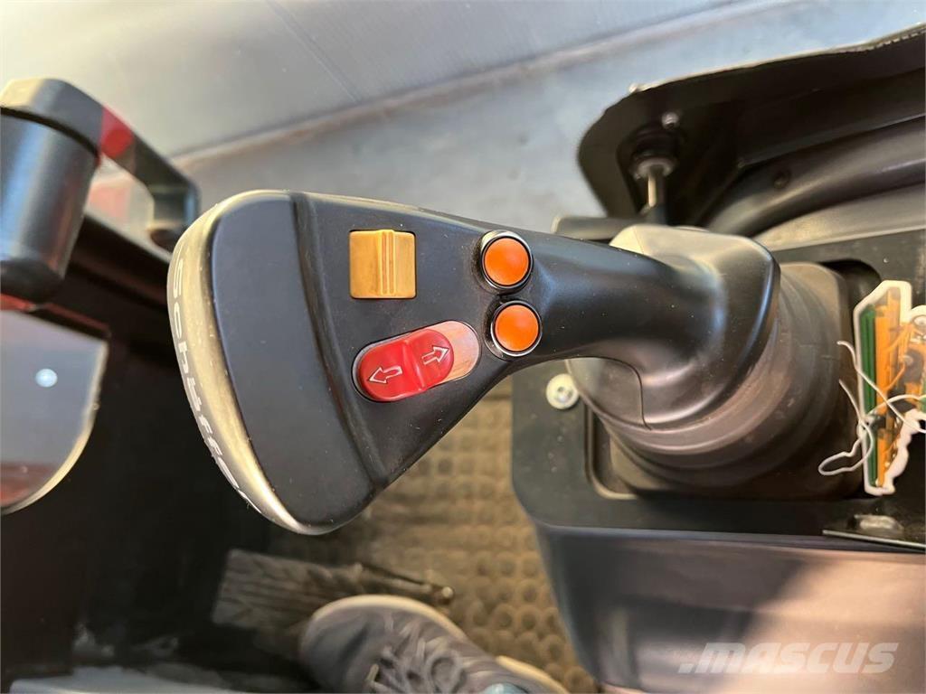 Schäffer 5680 T Gumikerekes homlokrakodók