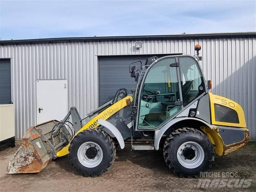 Kramer-allrad 750 Gumikerekes homlokrakodók