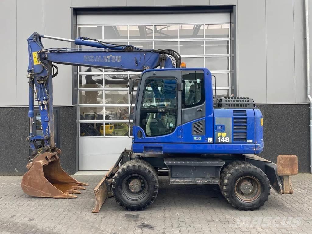 Komatsu PW148-8 Gumikerekes kotrók