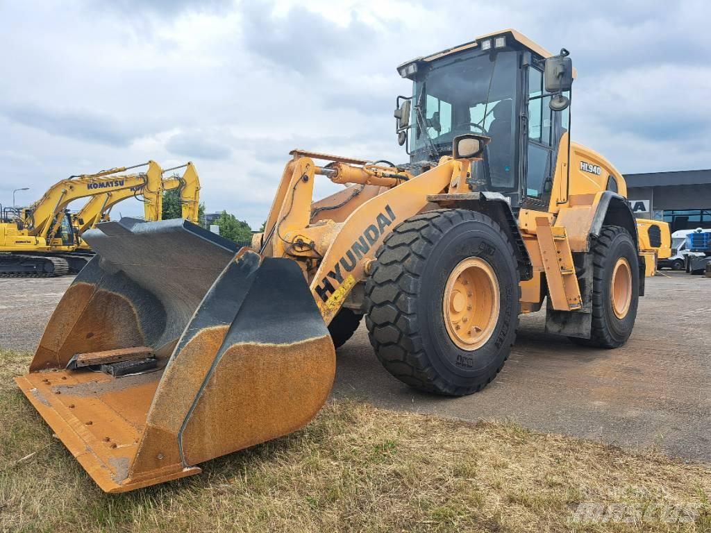 Hyundai HL940 Gumikerekes homlokrakodók
