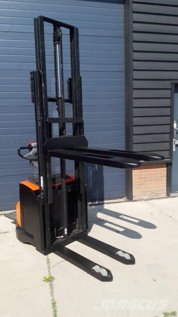 BT SWE 120 Elektromos gyalogkíséretű targoncák