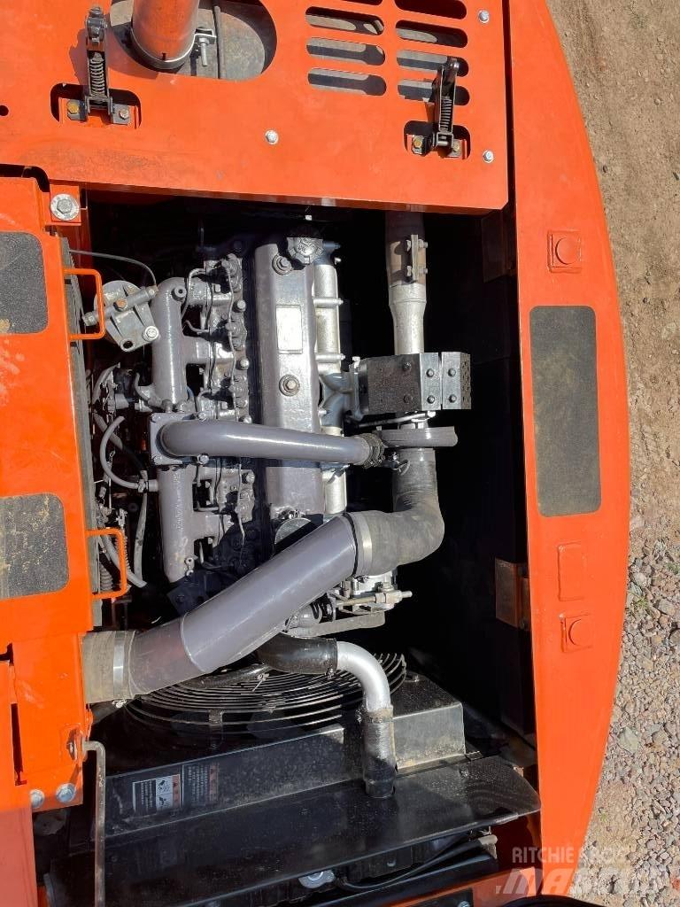 Doosan 150 Gumikerekes kotrók