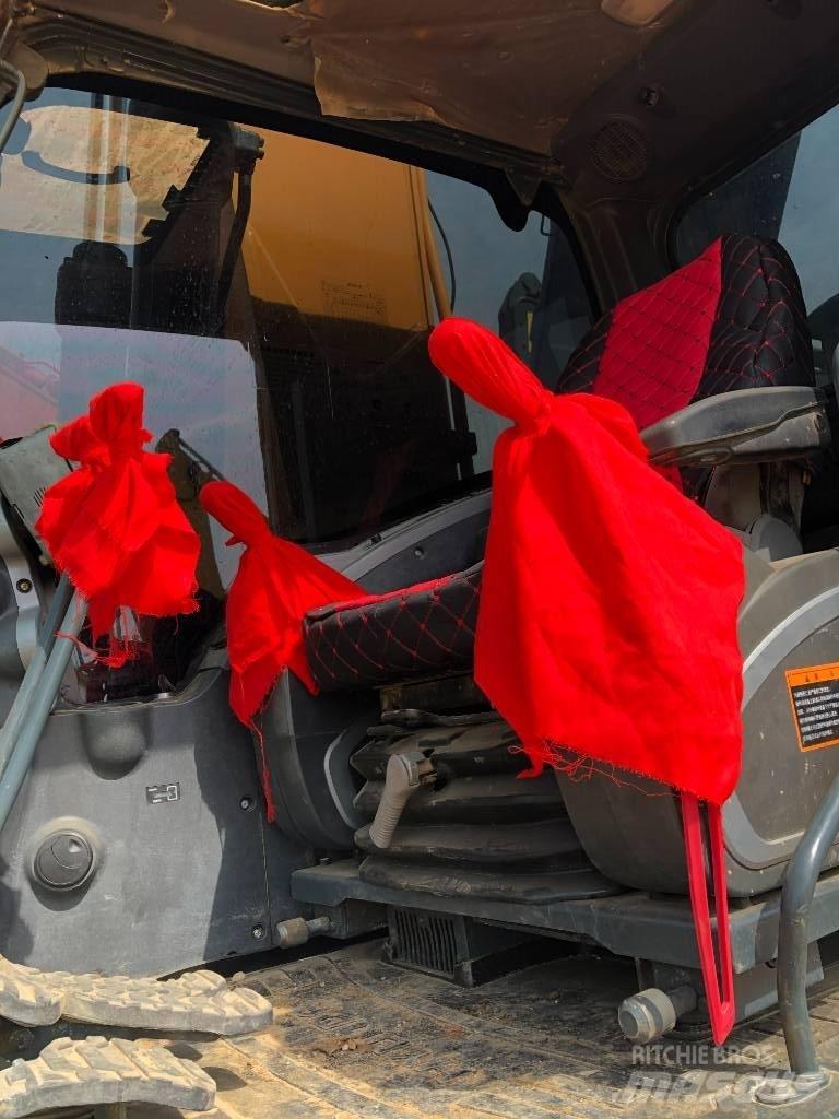 Doosan 150 Gumikerekes kotrók