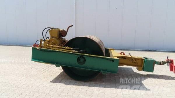 Vibromax W 501 Vontatott vibrátoros hengerek