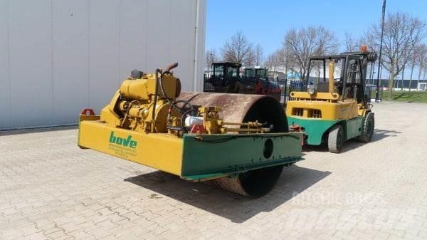 Vibromax W 501 Vontatott vibrátoros hengerek