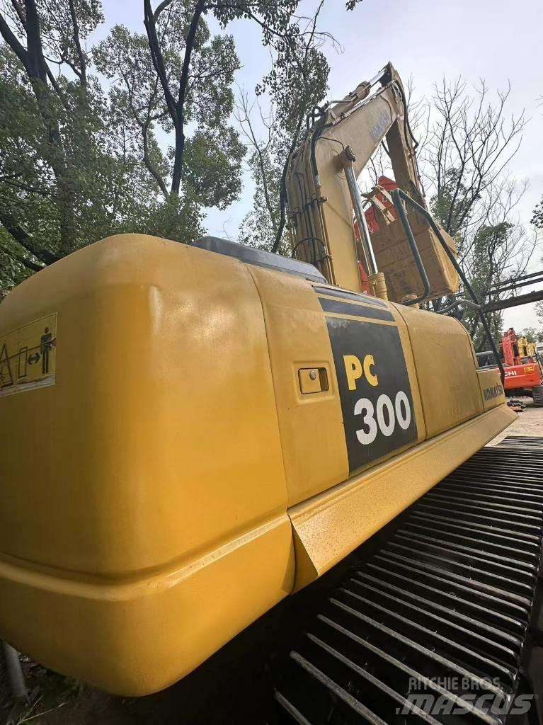 Komatsu PC 300 Lánctalpas kotrók