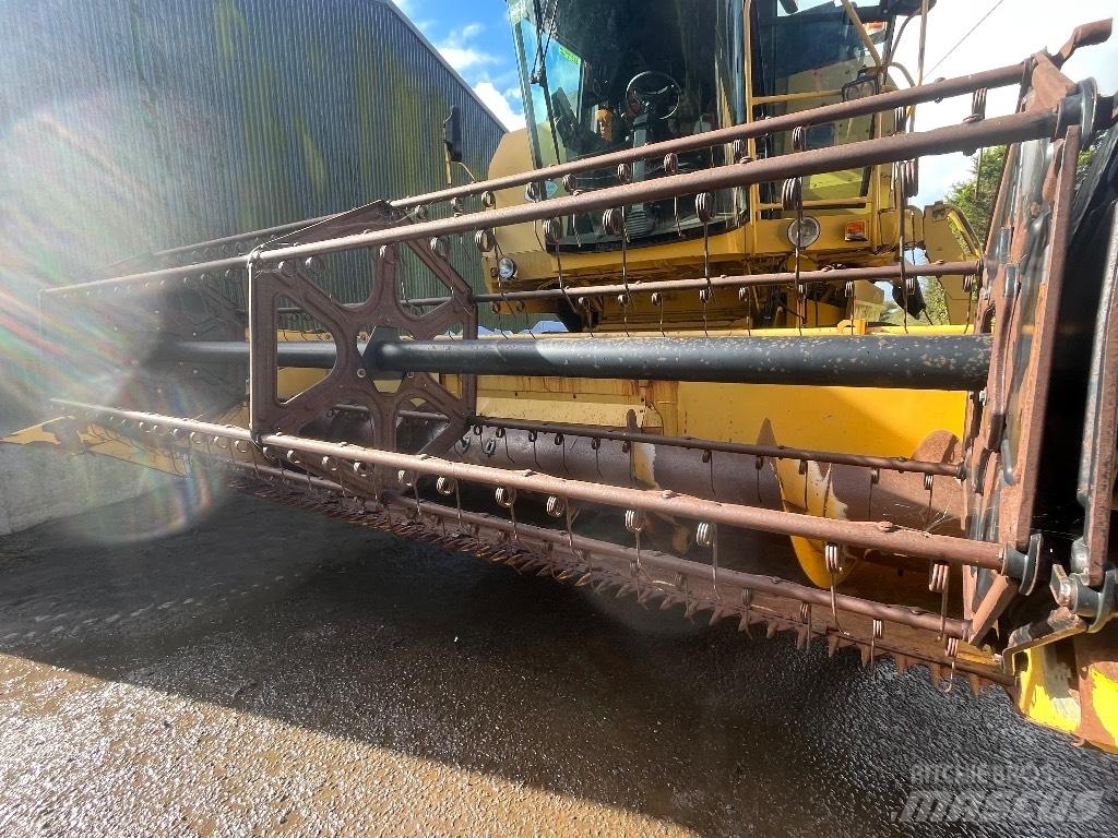 New Holland TC 56 H Kombájnok