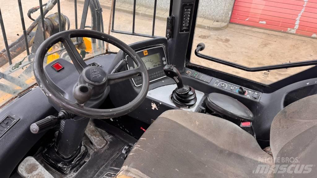 JCB 411 Gumikerekes homlokrakodók