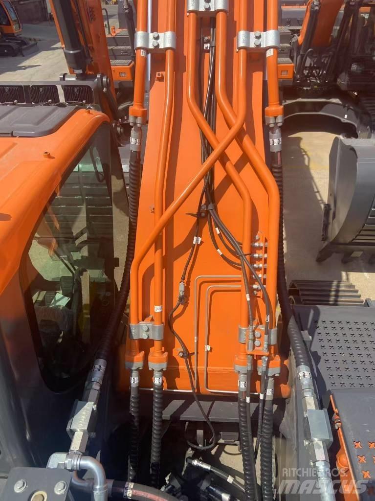 Develon DX 400 Lánctalpas kotrók