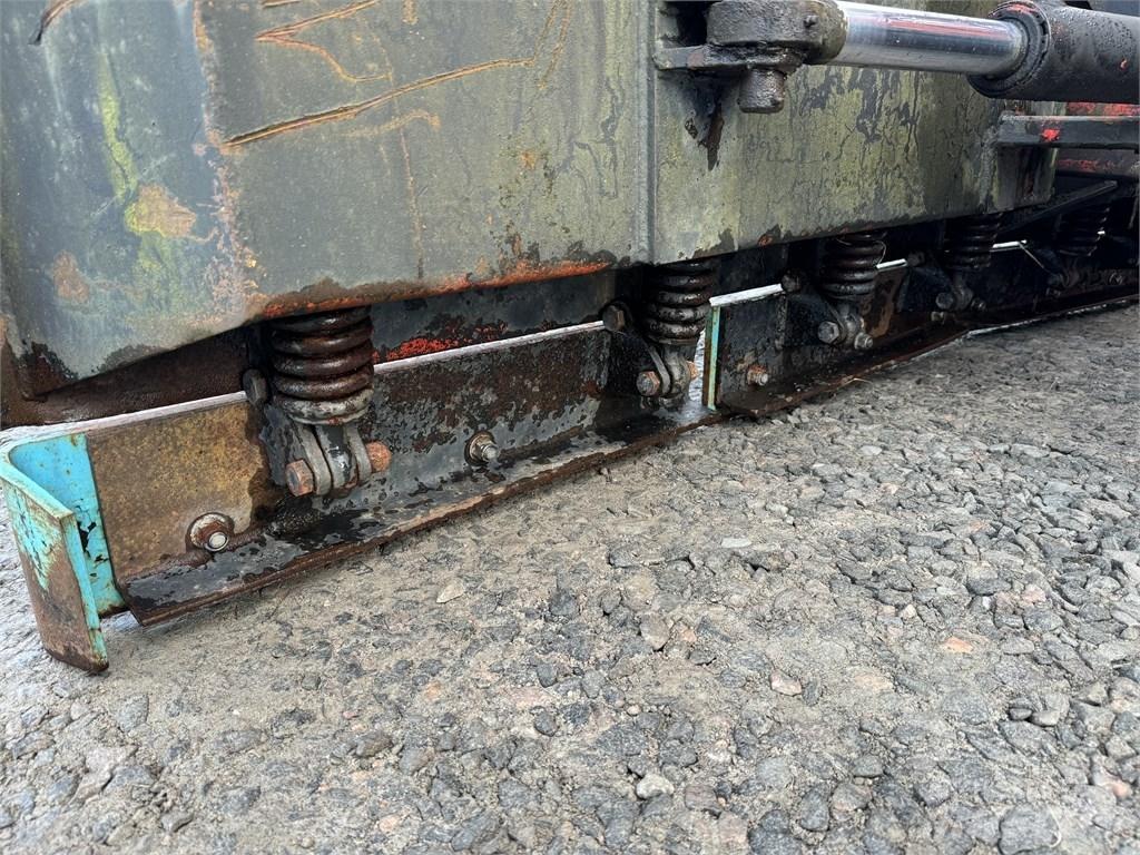 Uni-väg 320 Vikplog Hóeltakarítók
