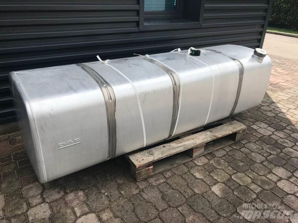 DAF 850 L Üzemanyag- és adaléktartályok