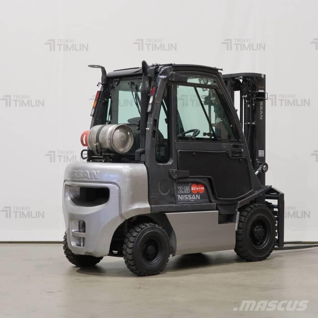 Nissan U1D2A25LO Gázüzemű targoncák