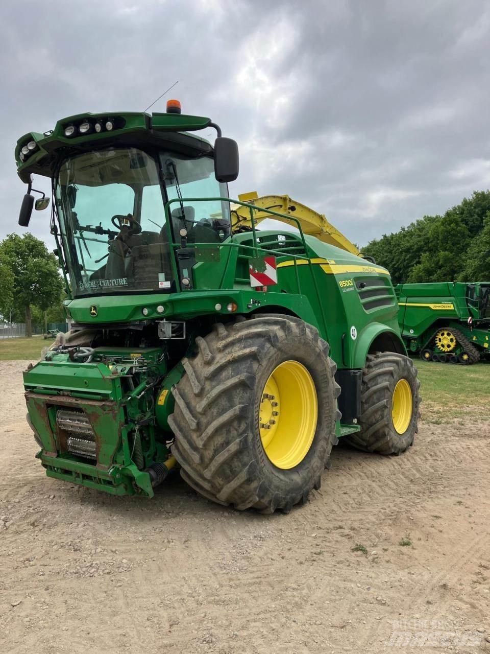 John Deere 8500 Önjáró szecskázók