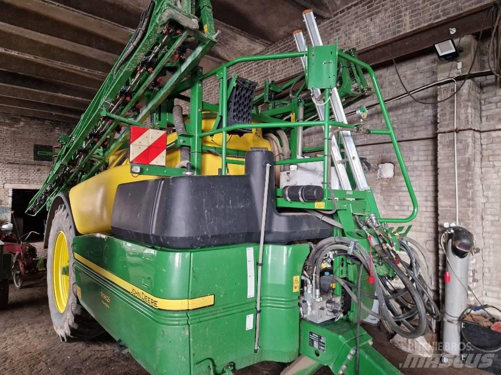 John Deere R 962 i Vontatott trágyaszórók